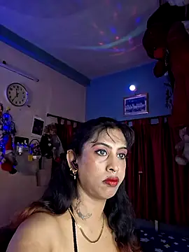 Snapshot of Love_Beauty01 chatting on June 1, 2026, 5:45 pm Love Beauty01 online show from June 1, 2026, 5:45 pm