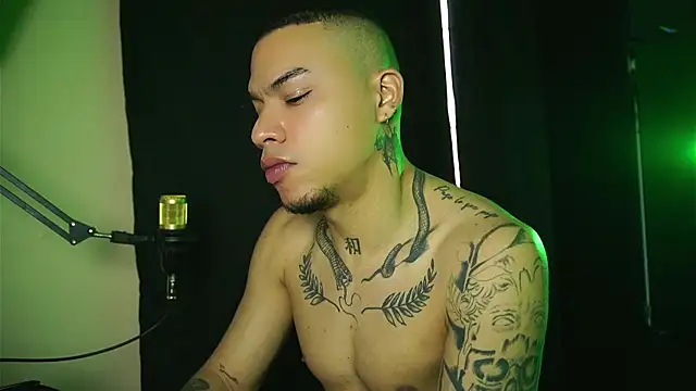 AlphaMasterXxx online show from January 12, 2026, 8:04 pm