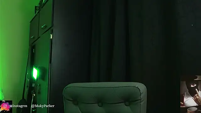 AlphaMasterXxx online show from December 17, 2025, 9:42 pm