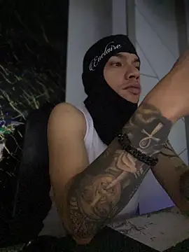 AlphaMasterXxx online show from November 11, 2025, 4:40 am