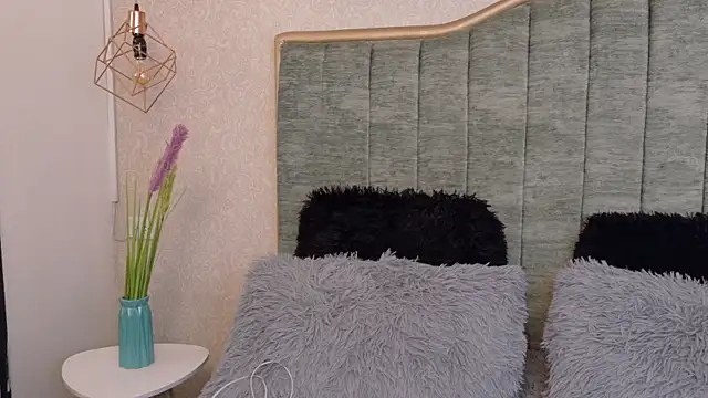 Snapshot of Saraa_Marrison_ chatting on September 24, 2025, 11:32 pm Saraa Marrison  online show from September 24, 2025, 11:32 pm