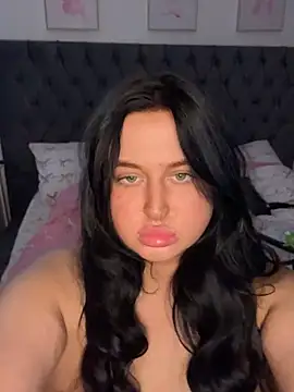 brunetteGirl274 online show from November 12, 2025, 12:42 pm