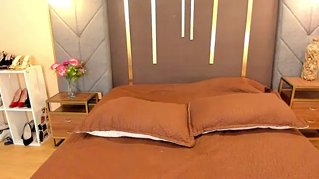 OliviGrace online show from March 1, 2026, 9:15 pm