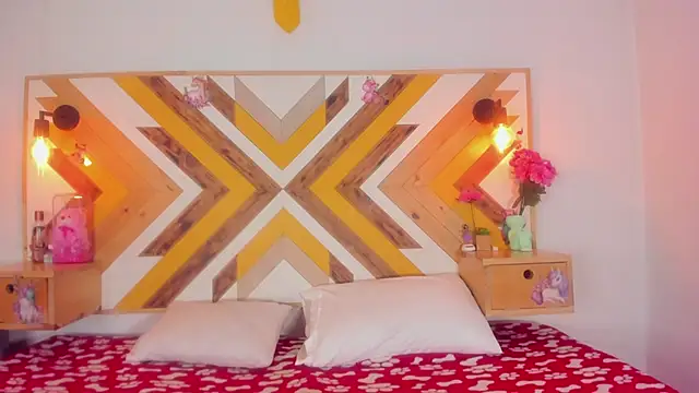 Snapshot of SoleneFontaine chatting on November 5, 2025, 12:41 pm SoleneFontaine online show from November 5, 2025, 12:41 pm