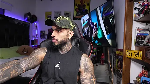 logan hugh8 online show from March 16, 2026, 3:25 am