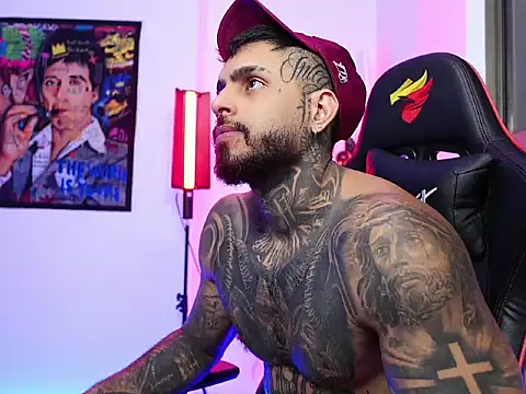 logan hugh8 online show from November 4, 2025, 6:39 am