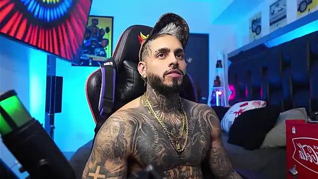 logan hugh8 online show from February 13, 2026, 3:28 am