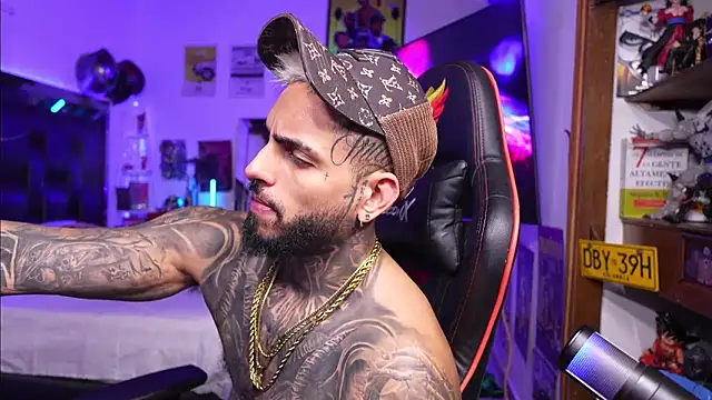 logan hugh8 online show from March 13, 2026, 1:21 am