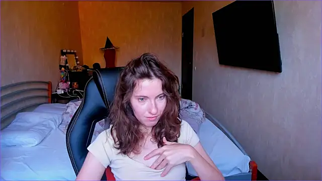 Snapshot of Agata_in_Wonderland chatting on October 9, 2025, 8:04 am Agata in Wonderland online show from October 9, 2025, 8:04 am