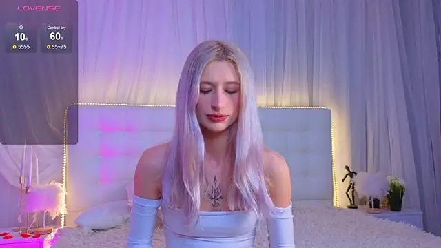 Snapshot of Monica_Leen chatting on February 13, 2026, 6:35 am Monica Leen online show from February 13, 2026, 6:35 am