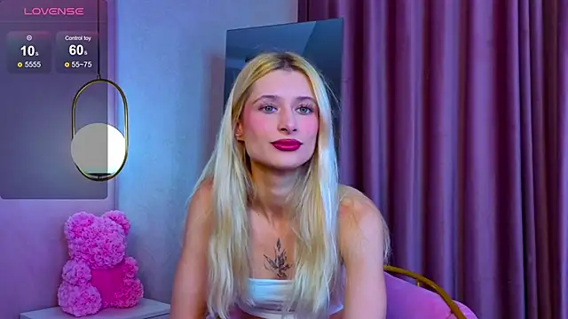 Monica Leen online show from November 4, 2025, 6:28 am