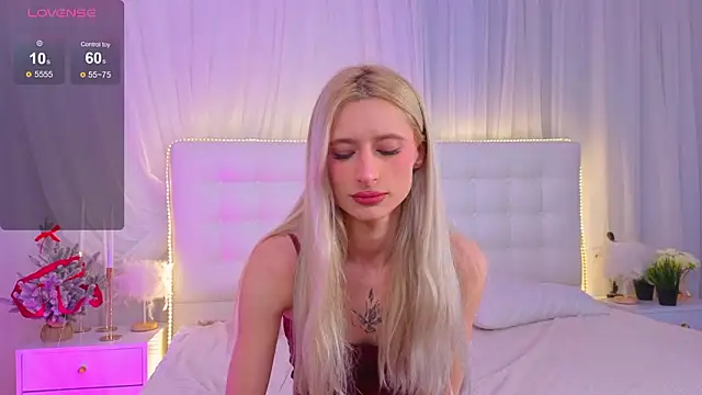 Snapshot of Monica_Leen chatting on January 19, 2026, 6:28 am Monica Leen online show from January 19, 2026, 6:28 am