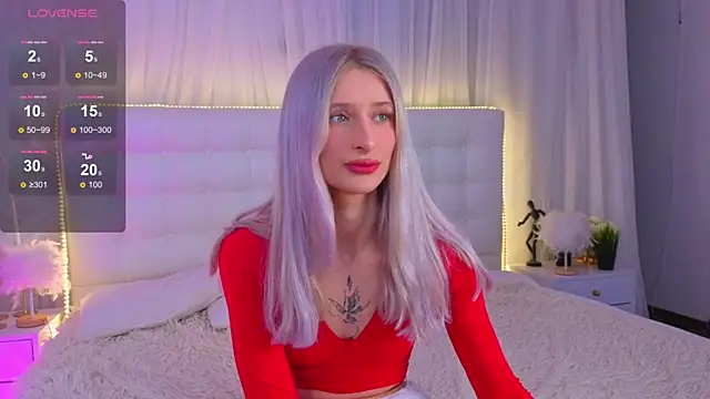 Snapshot of Monica_Leen chatting on February 8, 2026, 6:33 am Monica Leen online show from February 8, 2026, 6:33 am