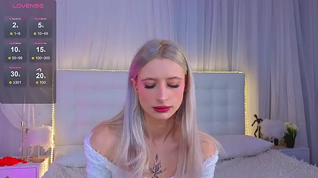 Snapshot of Monica_Leen chatting on February 23, 2026, 6:25 am Monica Leen online show from February 23, 2026, 6:25 am