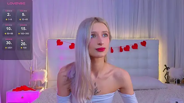 Snapshot of Monica_Leen chatting on February 15, 2026, 6:25 am Monica Leen online show from February 15, 2026, 6:25 am