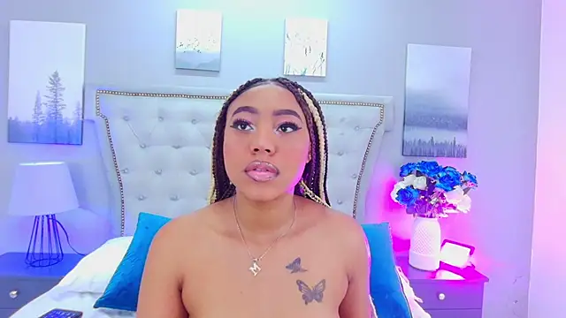 AngelaRoberts online show from November 3, 2025, 11:52 pm