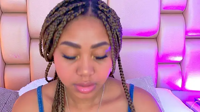 Snapshot of AngelaRoberts chatting on March 3, 2026, 8:49 pm AngelaRoberts online show from March 3, 2026, 8:49 pm