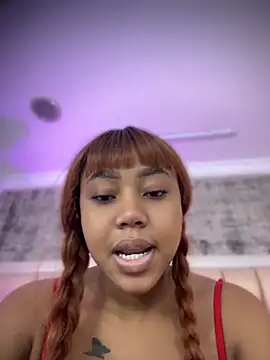 Snapshot of AngelaRoberts chatting on April 14, 2026, 8:47 pm AngelaRoberts online show from April 14, 2026, 8:47 pm