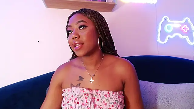 AngelaRoberts online show from October 6, 2025, 8:53 pm