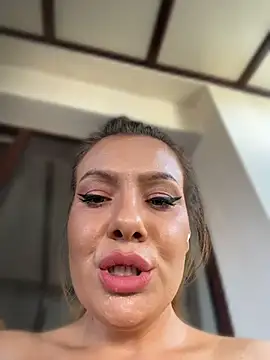 emmasweett11 online show from August 4, 2026, 2:54 pm