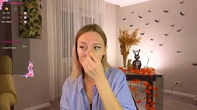 NyxaThorn online show from November 1, 2025, 2:33 pm