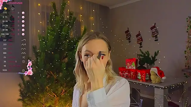 NyxaThorn online show from December 20, 2025, 2:42 pm