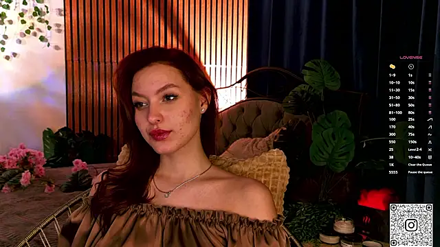 GildedKitten online show from February 25, 2026, 7:14 pm