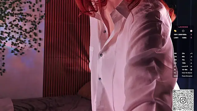 GildedKitten online show from February 17, 2026, 9:01 pm