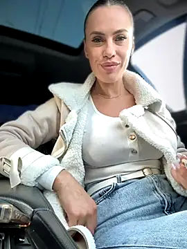  JessyRey  online show from December 4, 2025, 12:04 pm