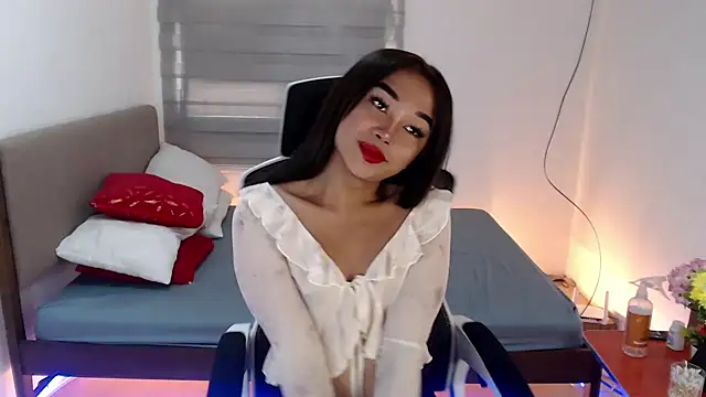 SultryCyraFoxmore online show from September 14, 2025, 1:28 am