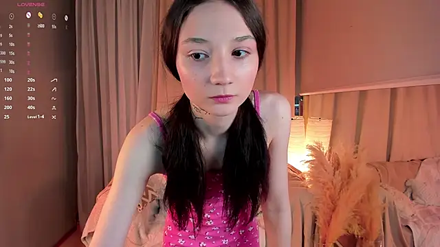 MilliMouse online show from November 17, 2025, 11:42 pm