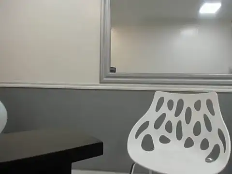 Oriana Jhonson online show from April 14, 2026, 11:26 am