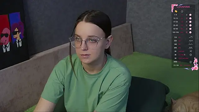 Violetwin online show from April 8, 2026, 11:22 am