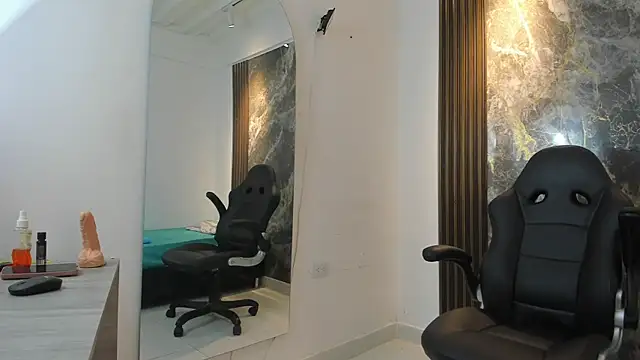 zafina 09 online show from October 4, 2025, 12:07 pm