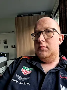 geilerd122 online show from October 19, 2025, 3:48 pm