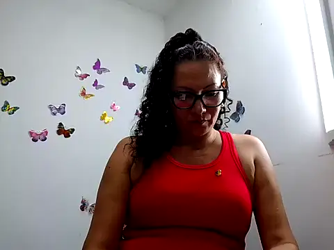 TifanyQueen  online show from July 7, 2026, 4:32 pm