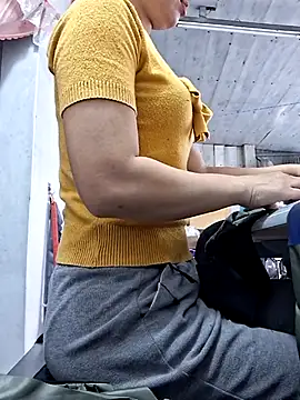 Snapshot of irina_hana chatting on December 22, 2025, 1:17 am irina hana online show from December 22, 2025, 1:17 am