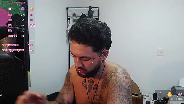 nicolastorres99 online show from December 17, 2025, 8:08 am