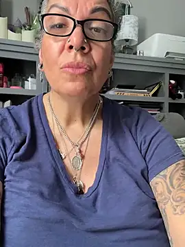 dieseldame1313 online show from June 19, 2026, 7:30 pm