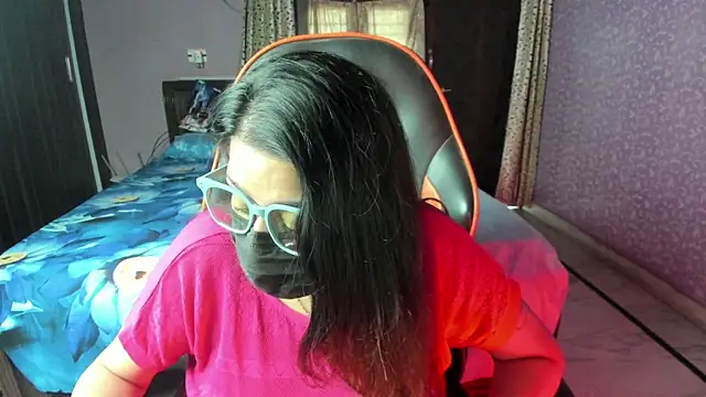 Snapshot of ShylaGill chatting on October 4, 2025, 10:39 am ShylaGill online show from October 4, 2025, 10:39 am