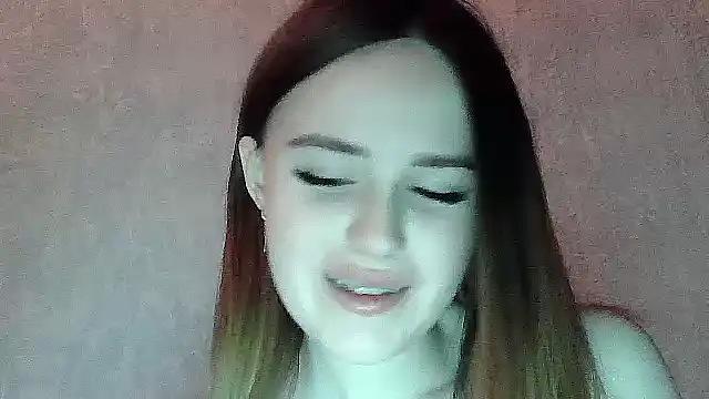 SweetLoraa online show from January 9, 2026, 4:03 pm