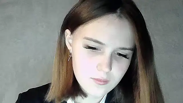 SweetLoraa online show from October 5, 2025, 5:03 pm