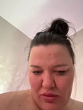 Snapshot of SunnyLeila2101 chatting on March 8, 2026, 8:23 pm SunnyLeila2101 online show from March 8, 2026, 8:23 pm