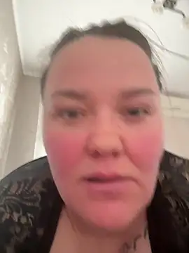 Snapshot of SunnyLeila2101 chatting on April 1, 2026, 12:06 pm SunnyLeila2101 online show from April 1, 2026, 12:06 pm