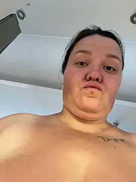 SunnyLeila2101 online show from June 27, 2026, 11:05 am