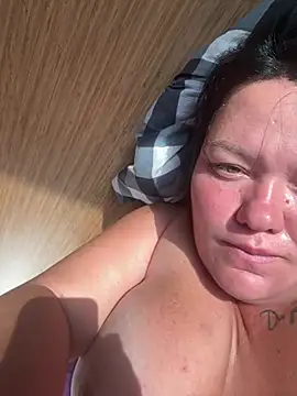 SunnyLeila2101 online show from July 26, 2026, 3:46 am