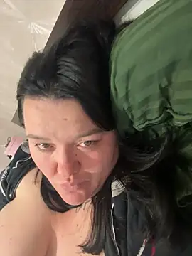 SunnyLeila2101 online show from October 15, 2025, 4:48 pm