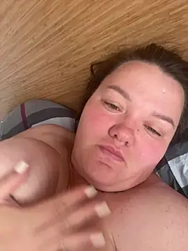 SunnyLeila2101 online show from June 24, 2026, 5:06 am