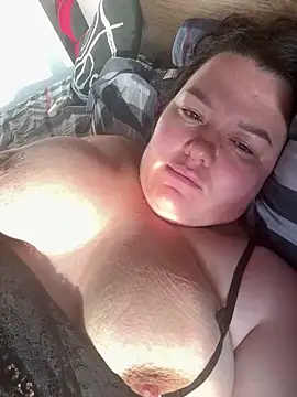 SunnyLeila2101 online show from June 20, 2026, 3:33 am