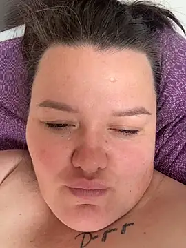 SunnyLeila2101 online show from June 5, 2026, 6:52 am